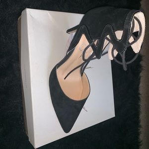 Jessica Simpson pumps